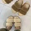 Coleção de verão 2026 estilo coreano: sapatos femininos fofos, de sola grossa, casuais e versáteis, sandálias de praia de bico aberto