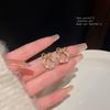 Pendientes de mariposa sencillos de lujo con aguja de plata 925, ligeros y de nicho, con perlas elegantes y a la moda que combinan con todo, y pendientes de celebridades de Internet con diamantes incrustados.