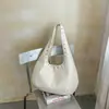 Bolsa de Ombro/Axila Vintage Grande Capacidade com Rebites para Mulheres, Bolsa Tote Fashion para o Outono e Inverno