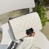 Bolso de alta calidad para mujer 2023 nuevo diseño de nicho bolso de axila estampado vintage bolso pequeño cuadrado de hombro cruzado