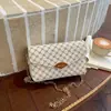 Bolso de alta gama para mujer 2026 nuevo estilo moderno estampado elegante bandolera individual bolso cruzado casual de celebridad de internet bolso cuadrado pequeño de moda