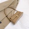 Bolsa Nova Feminina 2025 Bolsa Baguete Moda Retrô Bolsa de Axila Versátil Elegante Bolsa de Mão Bolsa de Ombro