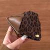 Presilha Triangular de Couro Estampa de Leopardo Outono/Inverno, Presilha Tubarão de Alto Padrão, Prendedor de Cabelo, Acessório de Cabelo, Presilha de Cabelo Retro para Nuca