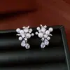 Brincos de agulha de prata com zircônia, pérola e borboleta em formato de gota d'água, requintados e de luxo leve, brincos elegantes com design diferenciado e senso de sofisticação