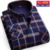 Camisa de Franela Forrada para Hombre Otoño/Invierno 2026, Cuadros Cepillados, Top Casual para Hombres de Mediana Edad, Camisa de Manga Larga para Exportación