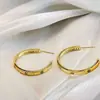 Brincos de metal zircônia brilhante simples retrô em forma de C elegantes leves de luxo elegantes de alta qualidade estilo frio tarrachas brincos