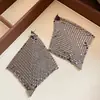 Brincos triangulares quadrados com franjas de agulha de prata transfronteiriços europeus e americanos, brincos de estilo de luxo leve francês, brincos de design de nicho para mulheres