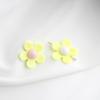 Novo ins Hyun-a contraste de cor pequena flor Margarida Patch buraco reto contas DIY handmade cabelo jóias brincos fabricantes atacado