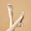 Sandalias de Mujer para Verano 2026, Estilo Hada de Moda Nueva, Piel Suave, Pedrería, Tacón Grueso, Bloques de Color Franceses, Tacón Medio, Correa al Tobillo