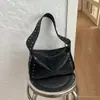 Bolsa de rebites de alta qualidade para mulheres, nova bolsa de ombro versátil 2026, bolsa tote de grande capacidade, bolsa de trabalho moderna