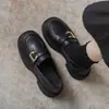 Zapatos negros de cuero de suela blanda estilo británico para mujer, novedad otoño 2026, mocasines planos slip-on retro versátiles