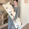 Almohada larga de terciopelo lechoso para mujeres, diseñada para dormir con las piernas recogidas, dormir de lado, respaldo de sofá, cojín de respaldo para sala de estar, nuevo estilo 2026