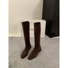 Botas Retrô de Camurça com Salto Grosso e Bico Quadrado Acima do Joelho para Mulheres 2026 Outono e Inverno Novo Estilo Botas de Cano Alto Slim com Zíper nas Costas