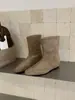 Primeiro Encontro Sazonal Marrom Aumento de Altura Maillard Slim Botas de Cano Curto Botas Femininas 2026 Outono/Inverno Estilo Francês Botas de Salto Baixo Bico Quadrado