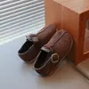 Sapatos Individuais Birkenstock para Crianças 2026 Novo Estilo Outono Versão Coreana Mocassins Retrô para Meninas Sola Macia Antiderrapante Sapatos Pequenos de Couro