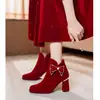 Zapatos de boda de invierno 2025, nuevo modelo con forro de felpa, zapatos de boda rojos Xiuhe de doble uso, zapatos de novia para mujeres embarazadas, botas de boda