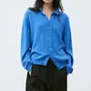 No Processo de Produção: Cardigã de Tricô Simples Estilo Francês com Gola Lapela, Mangas Caídas Soltas, Bolsos e Design de Botões Únicos. Peça de Tricô Versátil