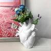 Cross-border Hot Resin Vase Crafts Creative Heart Shape Sculpture Peças Técnicas Home Dried Flower Vase Decorações