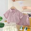 Conjunto Infantil 2025 Estampa Total Quadrada Manga Curta Verão Cor Sólida Moda Casual Geométrico Conjunto de Duas Peças Atacado