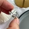 Anillo de Lujo Ligero para Mujer con Diseño de Nicho y Sentido Avanzado, Geometría de Diamante Verde, Diamante Cuadrado Verde Uva, Anillo de Dedo Personalizado de Moda ins