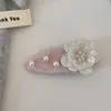 Presilha de Cabelo Flor de Pérola Doce em Feltro Gota d'Água para Mulheres, Presilha para Mechas Laterais para Meninas, Presilha BB Grampo Acessório de Cabelo