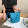 Bolsa Saco Vintage de Couro de Primeira Camada para Mulheres, Couro Genuíno Estilo Minimalista Modelo Novo 2026, Bolsa de Ombro Único Transversal Niche para Mulheres, Bolsa de Axila