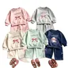 Roupa de menina: moletom fofo de cachorrinho com mangas compridas e calça jogger, roupa esportiva de primavera e outono para bebê, roupas infantis da moda, vestuário infantil transfronteiriço
