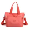 Bolso de Nylon de Gran Capacidad para Mujer Exportación Ropa de Trabajo al Aire Libre Ocio y Conveniente Bolso para Madres de Mediana Edad Bolso de Hombro Simple para Mujer