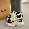 Populares Zapatos de Padre Versátiles de Suela Gruesa para Mujer, Zapatos que Aumentan la Altura, Nuevas Zapatillas Casuales de Plataforma Primavera y Otoño 2025