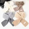 Cachecol feminino inverno estilo coreano moderno versátil quente imitação de pelo de coelho Rex pelúcia tricotada proteção cruzada para o pescoço pequeno lenço primavera e outono