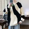 Suéter de Bloques de Color de Cuello Redondo Nuevo para Otoño e Invierno Marca de Tendencia para Hombre Estilo Coreano Estilo Hong Kong Tejido Suelto para Adolescentes Capa Base de Punto