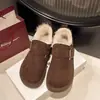 Sapatos Birkenstock com sola grossa, forrados com fleece e espessados para mulheres, novo estilo popular Outono/Inverno 2026, mocassins Birkenstock quentes, sapatos de algodão, botas de neve