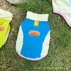 Fuente al por mayor de ropa fina para perros de primavera y verano, chaleco fresco, protector solar, ropa para gatos, transpirable y antipelo.