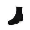 Botas femininas curtas elásticas estilo coreano, novas para outono e inverno, bico redondo, zíper traseiro, cor sólida, salto alto grosso, tamanho 40