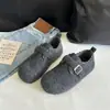 Zapatos planos casuales retro de invierno 2025, forrados de felpa, cálidos, estilo Birkenstock, para mujer, puntera redonda, versátiles, sin cordones