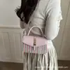 Bolsa de mão tecida estilo coreano para mulheres, nova moda 2026, bolsa quadrada pequena versátil em blocos de cor, bolsa transversal casual para o dia a dia, atacado