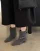 Botas Western Chuyuji retrô de bico quadrado para aumentar a altura, para mulheres baixinhas, outono e inverno, com tiras de fivela, alongamento das pernas, botas curtas versáteis e estilosas