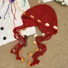 Novo Chapéu de Tricô Vermelho Estilo Étnico para Manter as Mulheres Aquecidas no Outono e Inverno Chapéu de Tricô de Lã com Borlas Artísticas para Afinar o Rosto