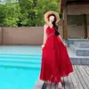 Vestido Estilo Resort 2026 Nuevo Modelo Rojo Impresionante Cuello Halter Cuello en V Vestido Largo para Viajes y Ropa de Playa