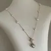 Collar de corazón de perla y circón de lujo ligero estilo francés para mujer, vintage, delicado, moderno, a la moda, versátil para el trabajo, cadena para la clavícula