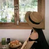 Chapéu de Palha Francês Estilo Hepburn de Topo Reto Chapéu para Férias de Verão Praia Litoral Chapéu Feminino de Aba Larga Chapéu de Sol de Alta Qualidade