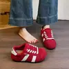 Zapatillas deportivas de entrenamiento alemanas rojas tipo Birkenstock de suela gruesa versátiles para mujer, nuevas zapatillas deportivas casuales populares para otoño de 2026 para mujer