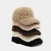 Gorra de béisbol de felpa tipo oso para otoño e invierno para mujer, estilo coreano, adelgazante, gorra de pico de lana de cordero, engrosada para abrigar, sombrero para uso en exteriores