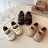 Sapatos de Princesa com Laço para Crianças, Sapatos Pequenos de Couro, Nova Versão Coreana Primavera e Outono 2026 Sapatos Casuais Versáteis para Meninas com Solado Macio