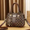 Bolsa Feminina Mais Vendida no Comércio Exterior 2025 Nova Tendência Bolsa Tote Portátil de Grande Capacidade Bolsa de Ombro Transversal Xadrez Alta Qualidade