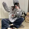 Ins Mickey Invierno Nuevo Estilo Terciopelo Grano de Arroz Conjunto de Pijama Grueso Cálido de Manga Larga para Mujer Ropa de Casa Holgada