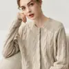 Bai Cai Rong Nova Coleção Outono/Inverno 2026: Cardigã Elegante e Casual de Tricô com Ponto Trançado e Gola Redonda, Mesmo Estilo dos Disponíveis em Lojas de Departamento
