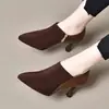 Zapatos de tacón alto mate con escote pronunciado para mujer, nuevo estilo otoño 2026, tacón grueso, punta afilada, elegantes zapatos individuales, cómodos zapatos de trabajo profesionales para mujer.