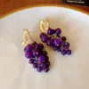 Pendientes Florales Geométricos con Tachuelas de Diamante Aguja Plateada, Pendientes Versátiles de Tendencia de Nicho Únicos y de Moda, Pendientes de Lujo Ligero de Gama Alta para Mujer