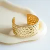 Pulseira Aberta de Renda Plissada em Metal Estilo Europeu e Americano, Pulseira Statement Simples e Elegante, Joia Feminina de Nicho de Alta Qualidade